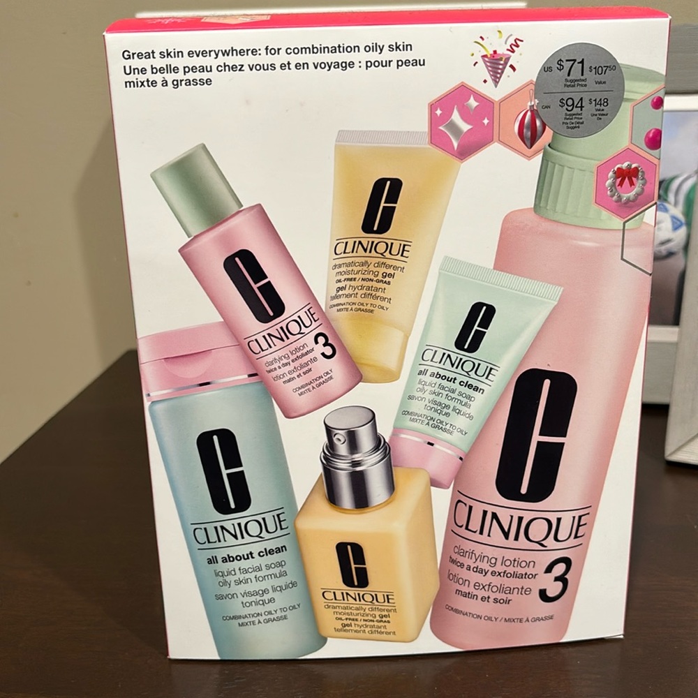 CLINIQUE Skin Care Gift Set